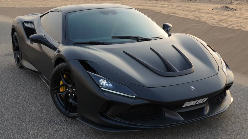 Location de Ferrari F8 Tributo Coupé (vue de face) à Dubaï